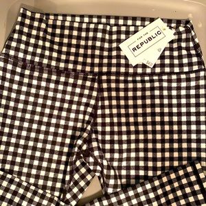 NWT Republic houndstooth leggings